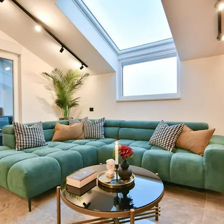 Luxury Emerald *