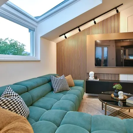 Luxury Emerald Appartement Sinj